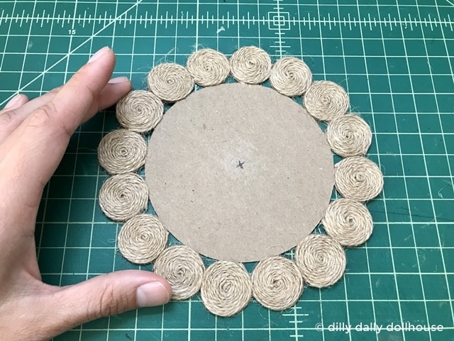 middle of dollhouse rug template is marked